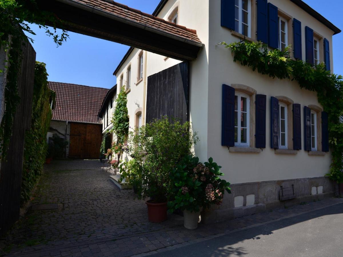Gästehaus Weingut Gehrig Weisenheim am Sand Exterior foto