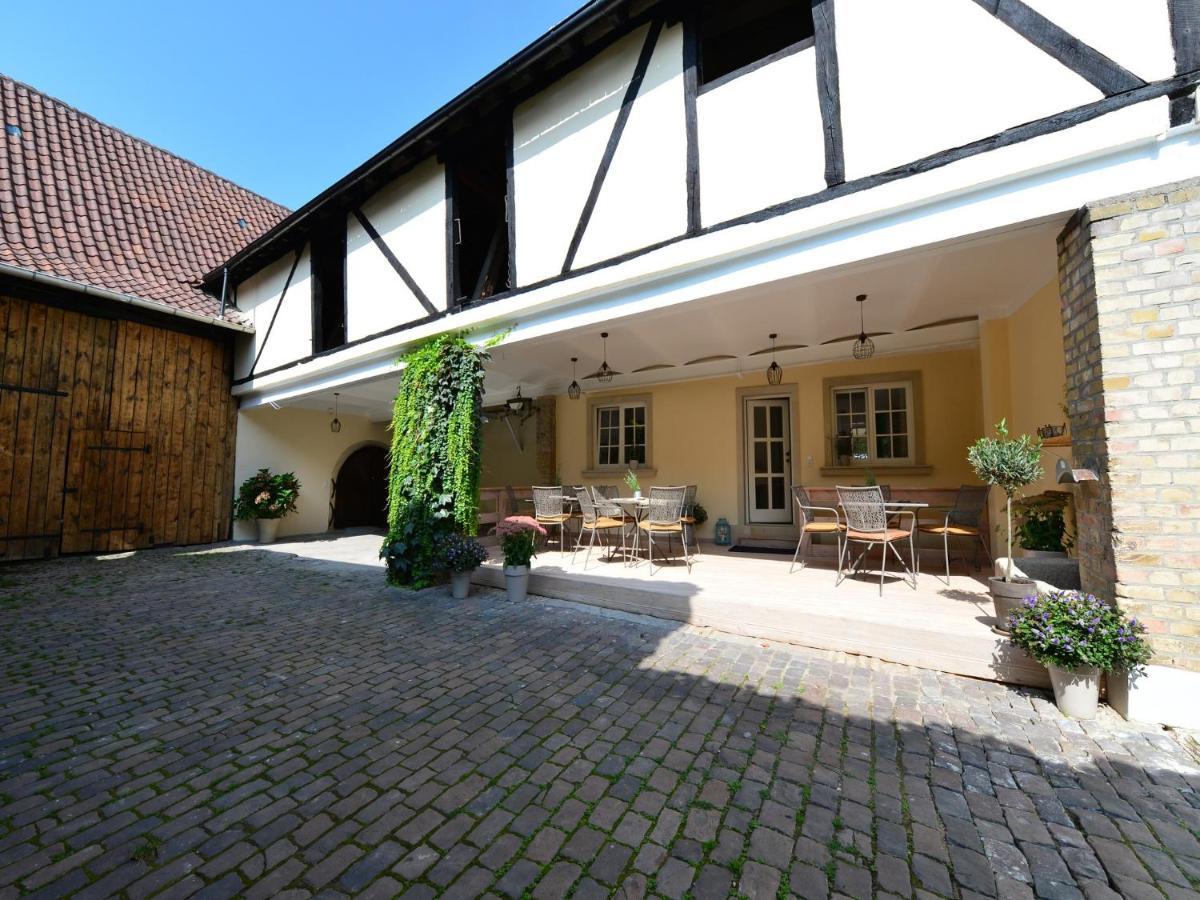 Gästehaus Weingut Gehrig Weisenheim am Sand Exterior foto