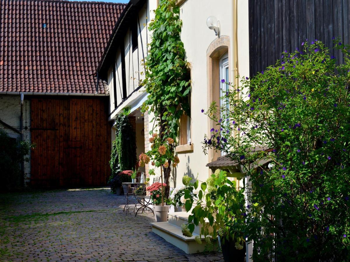 Gästehaus Weingut Gehrig Weisenheim am Sand Exterior foto